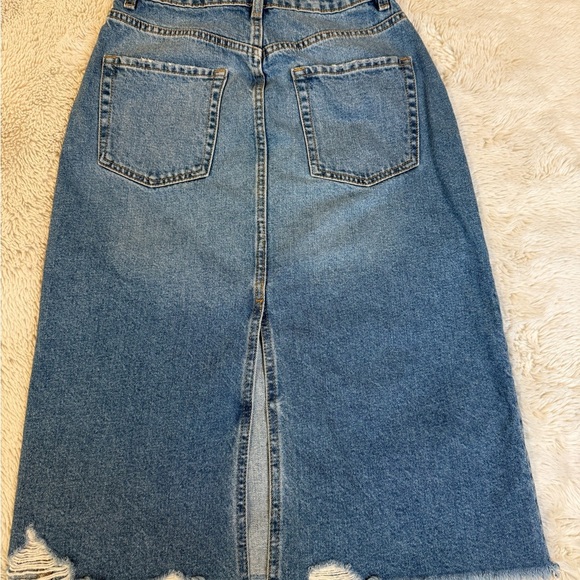 NWOT, Zara Blue Distressed Pencil Skirt - Picture 4 of 7